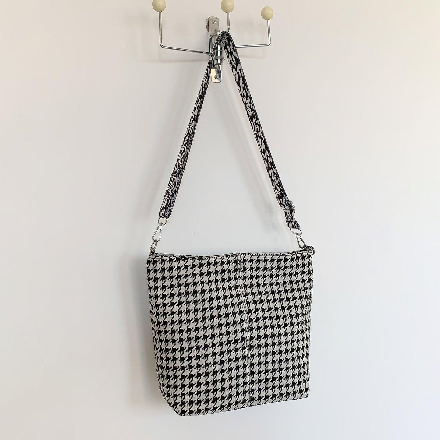 Adjustable Strap Medium Shoulder Bag Carauana Store