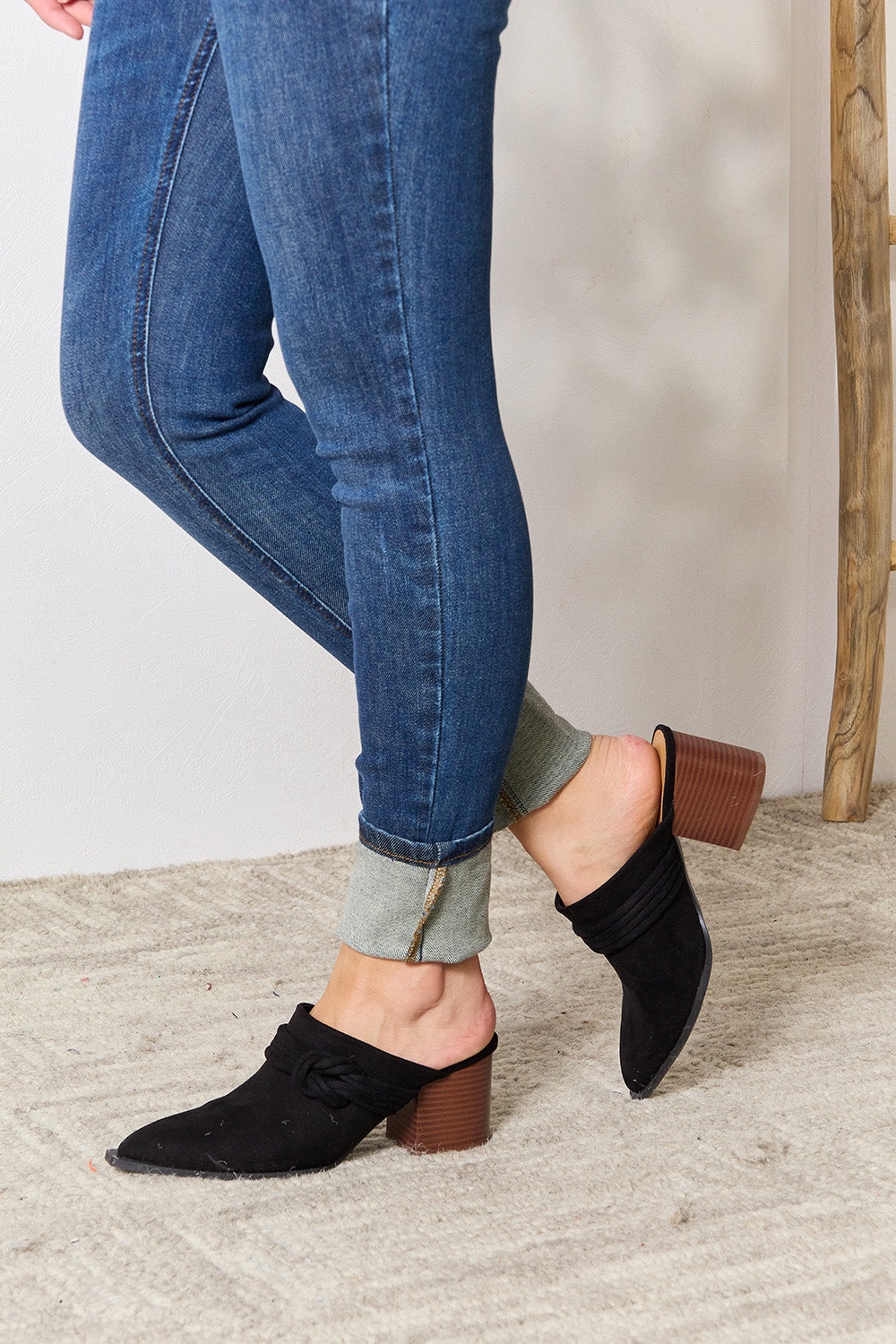 East Lion Corp Pointed-Toe Braided Trim Mules Carauana Store