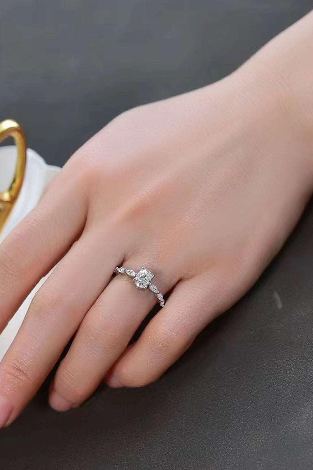 1 Carat Moissanite Oval Ring Carauana Store