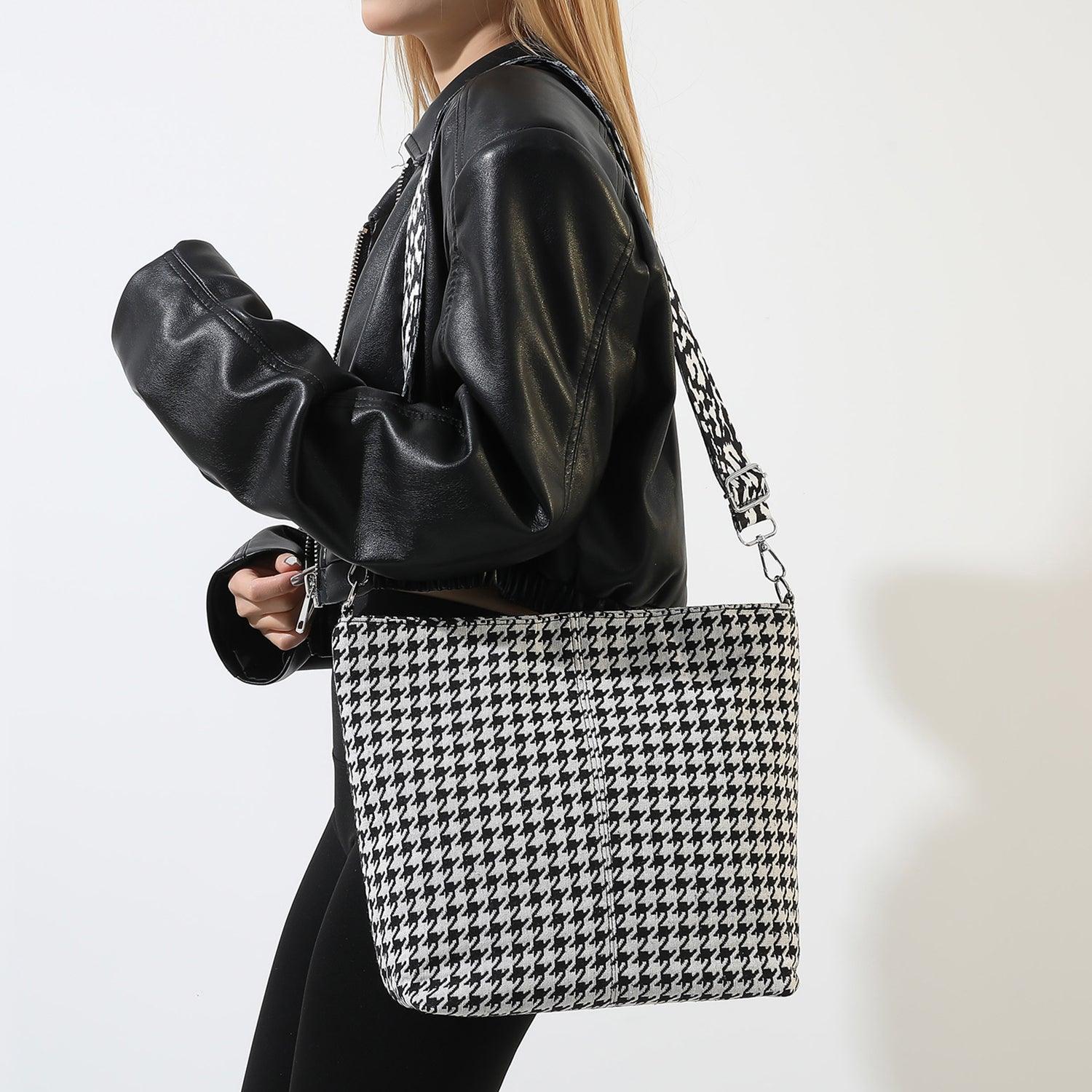 Adjustable Strap Medium Shoulder Bag Carauana Store