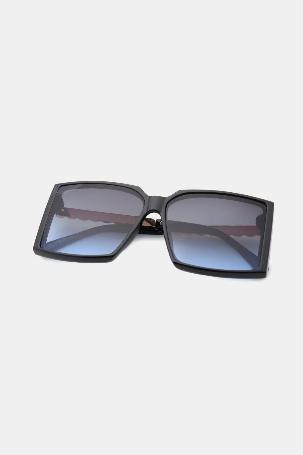 Polycarbonate Frame Square Sunglasses CaRaUaNa Fashion