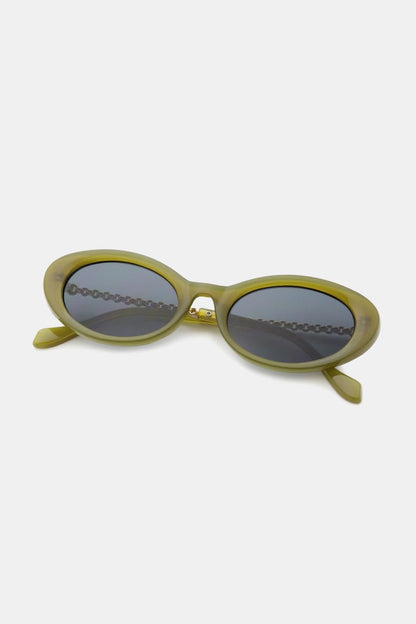 Polycarbonate Frame Cat-Eye Sunglasses CaRaUaNa Fashion